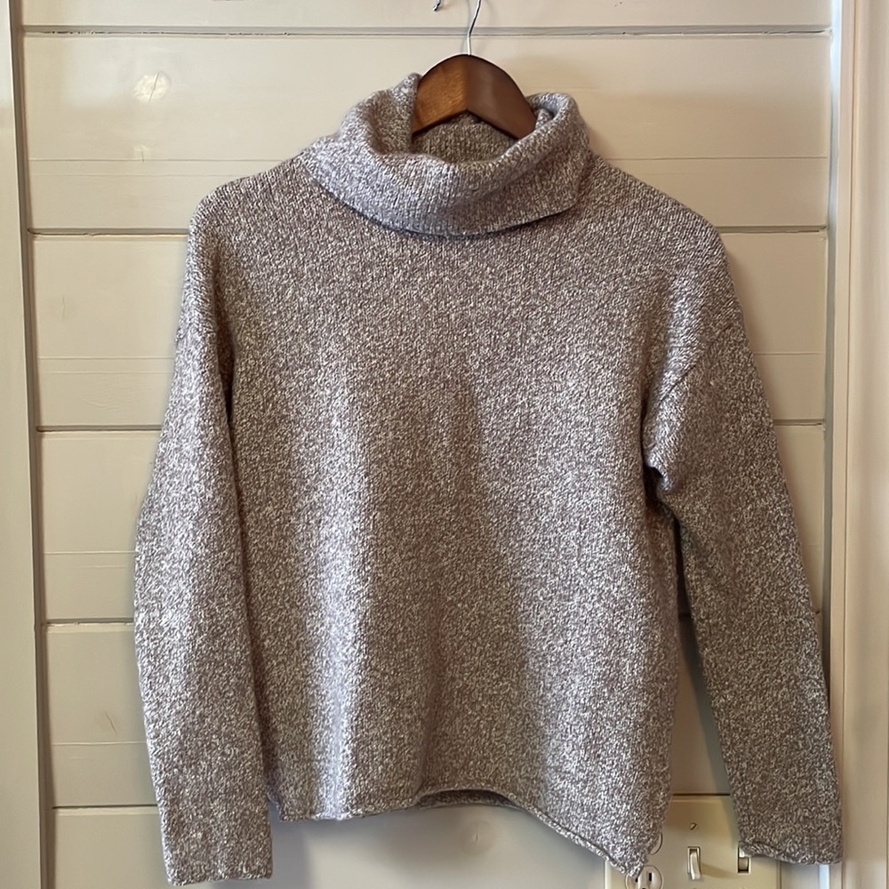 Athleta Wool Blend Turtleneck Sweater Size XS.